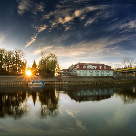 Dom Nad Rzeka Hotel Skwierzyna Bagian luar foto